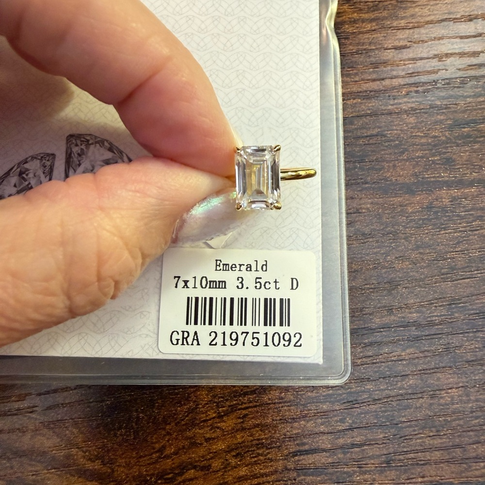 NWT Elegant Moissanite Rings with GRA Certification - size 6 - Picture 7 of 10